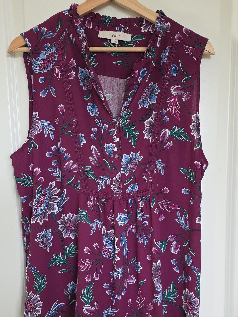 LOFT Floral Sleeveless V-Neck Camisole in Berry Plum